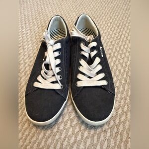 Taos Charcoal Gray Sneakers